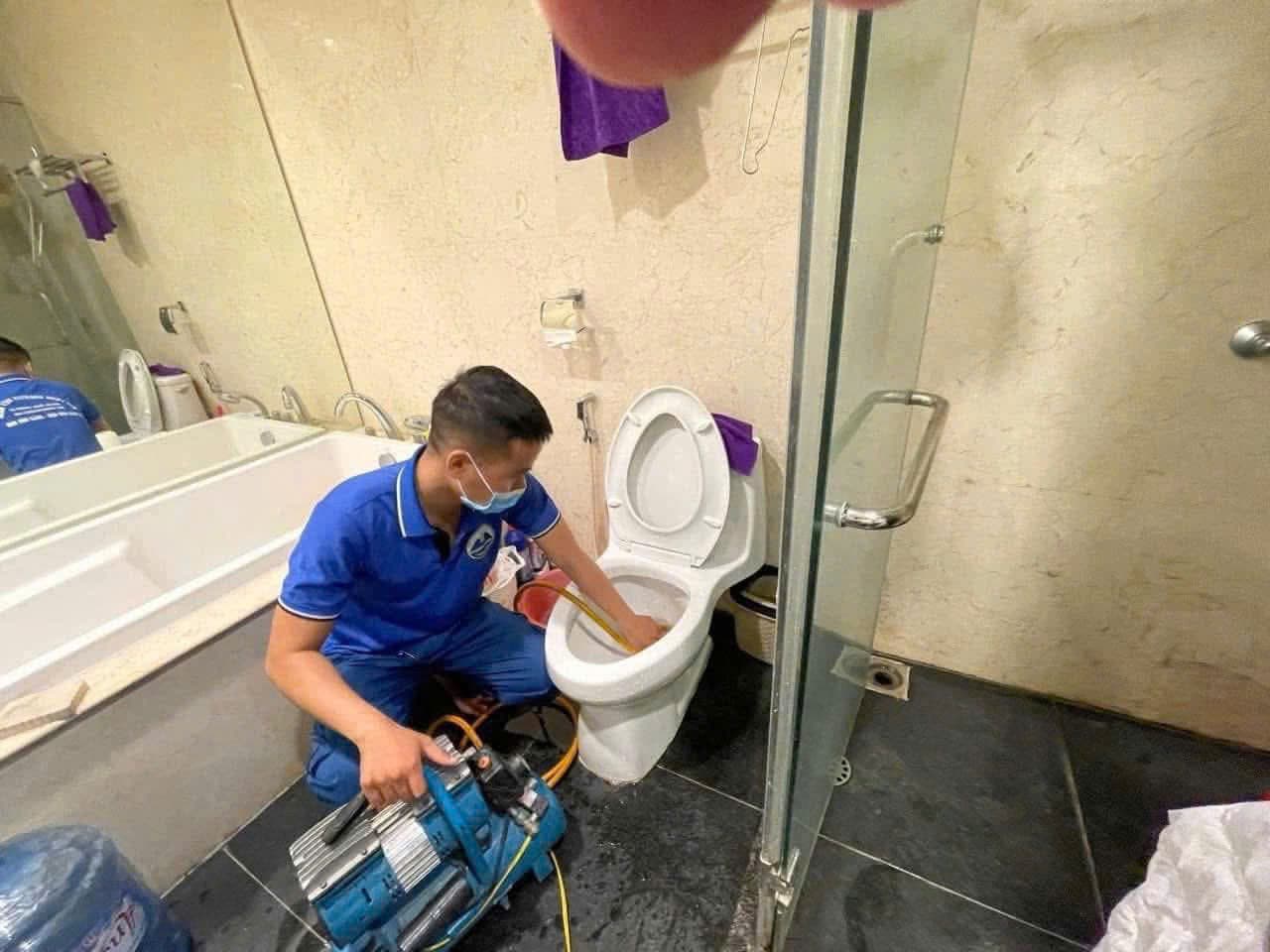 Xử lý tắc bồn cầu — Thông Tắc Minh Hạnh phục vụ tại Hà Nội